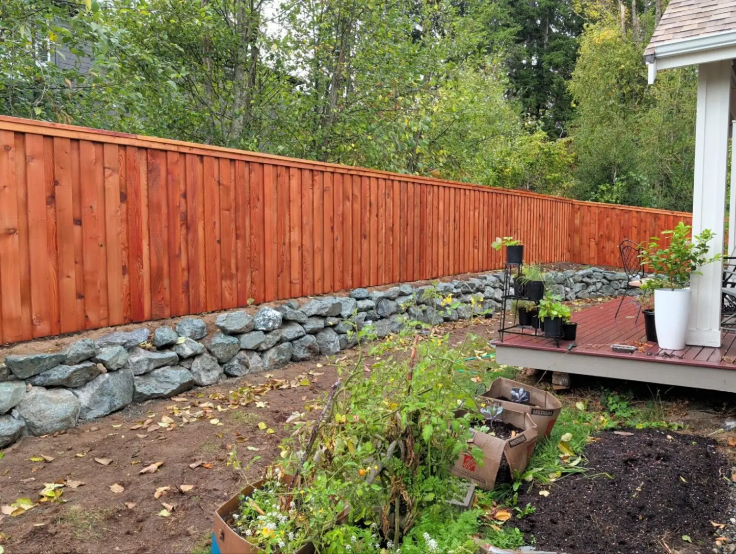 Wood privacy fence 1568x1181
