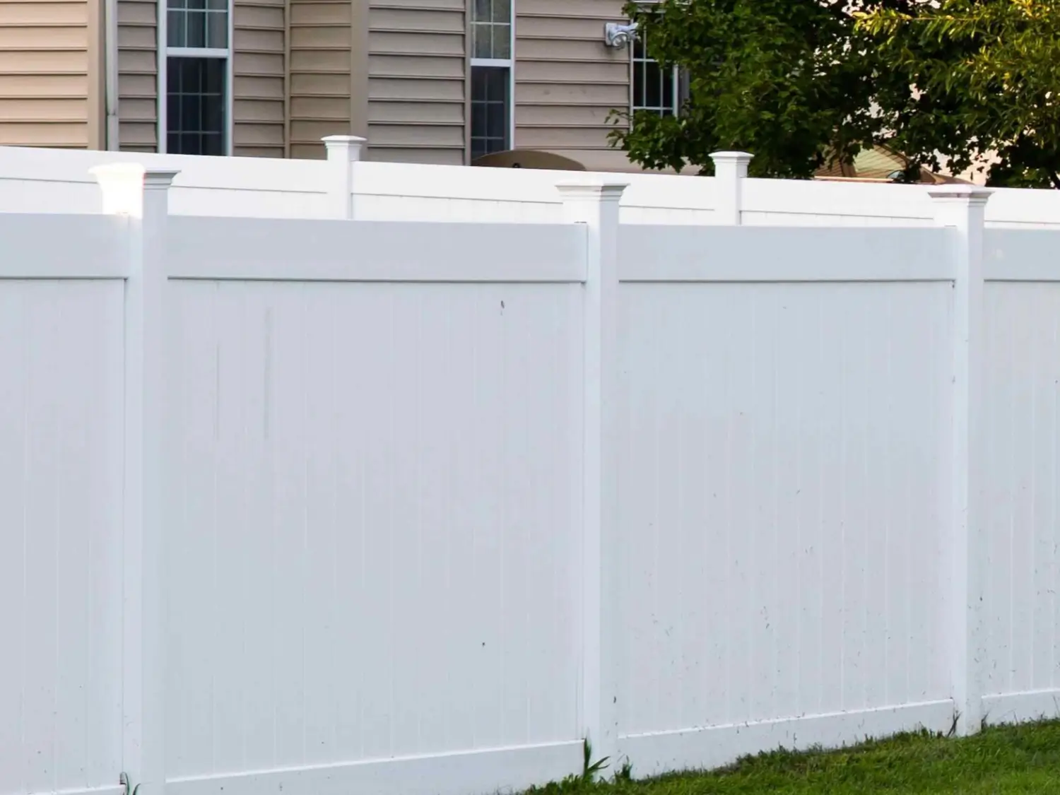 Vinyl fence whatcom county washington fence company 12 1568x1176