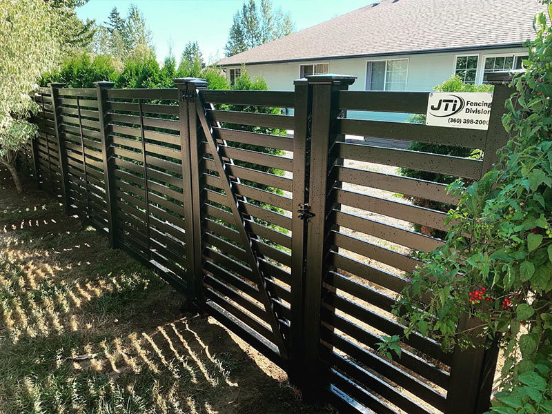 Black quickscreen aluminum horizontal fence in Whatcom County Washington